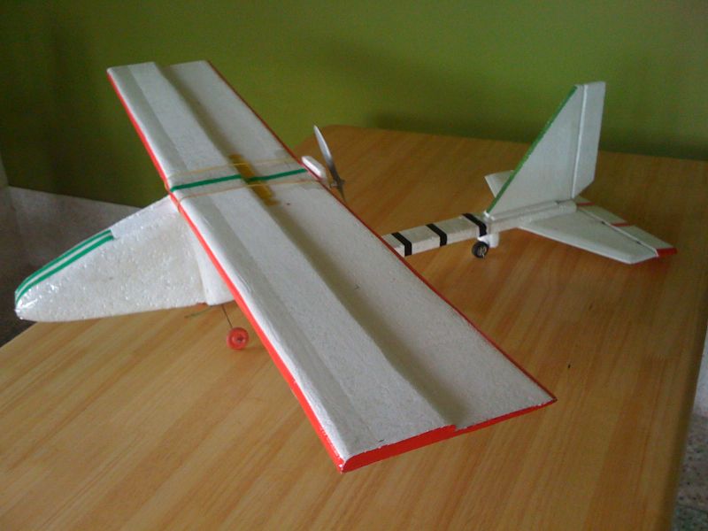 How to make and fly a RC plane, quadcopter and helicopters: Plane 